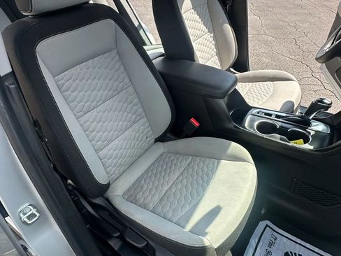 Used 2018 Chevrolet Equinox LS image 12