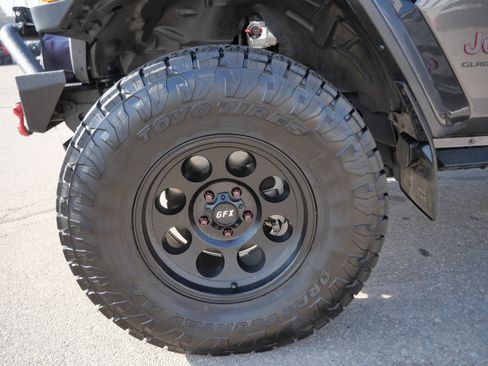 Used 2023 Jeep Gladiator Rubicon w/ LED Lighting Group image 15