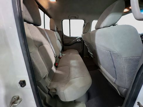 Used 2016 Nissan Frontier SV AWD/4WD image 17