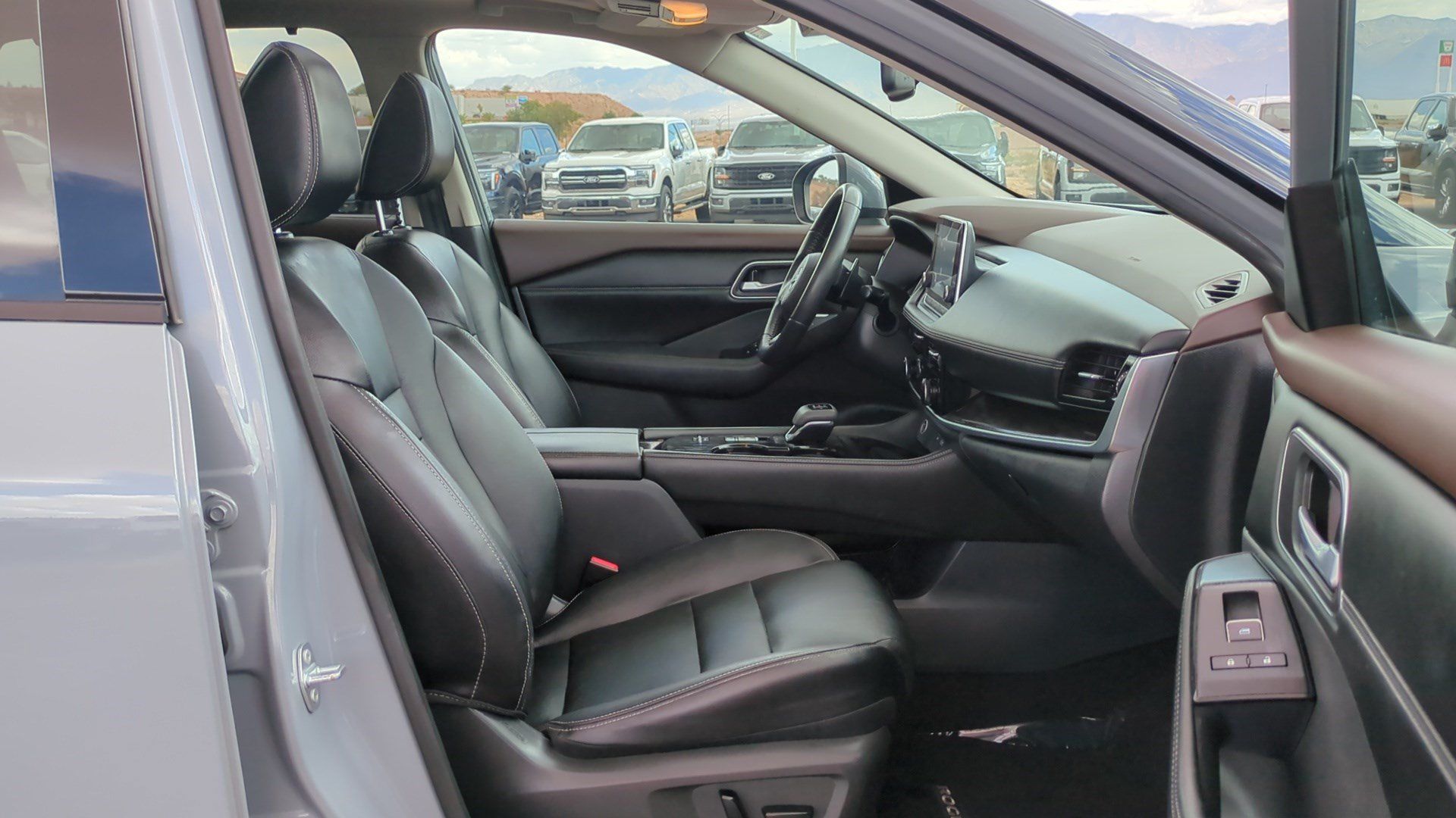 Used 2021 Nissan Rogue SL FWD image 30