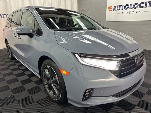 Used 2024 Honda Odyssey Elite image 2