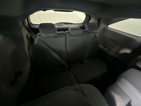 Used 2024 Toyota Sienna XLE FWD image 30