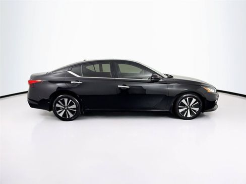 Used 2022 Nissan Altima 2.5 SL FWD image 11