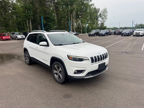 Used 2019 Jeep Cherokee Limited AWD/4WD image 3