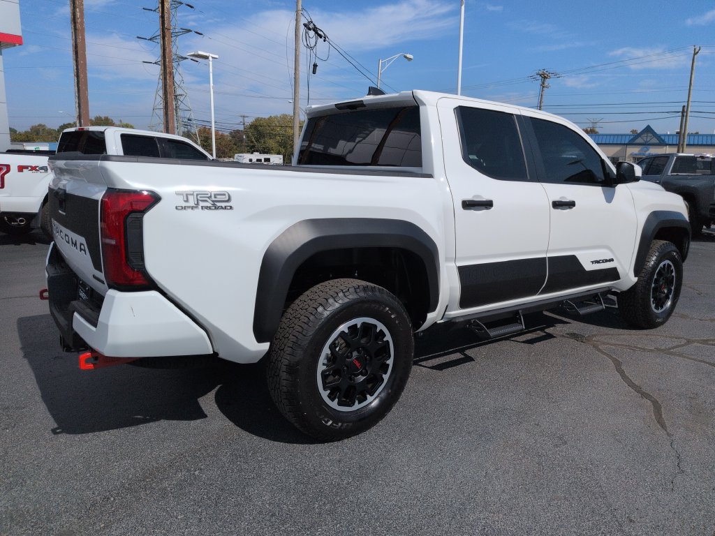 Used 2026 Toyota Tacoma TRD Off-Road AWD/4WD image 5