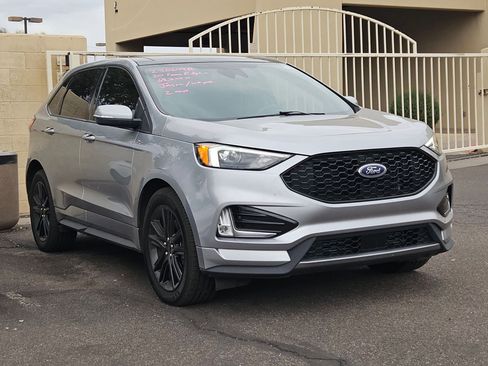 Used 2020 Ford Edge ST-Line w/ Cold Weather Package image 3