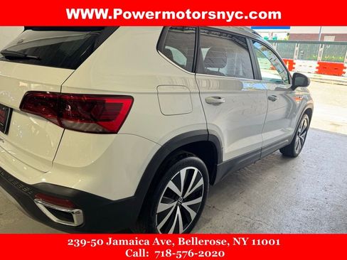 Used 2023 Volkswagen Taos SE FWD image 11