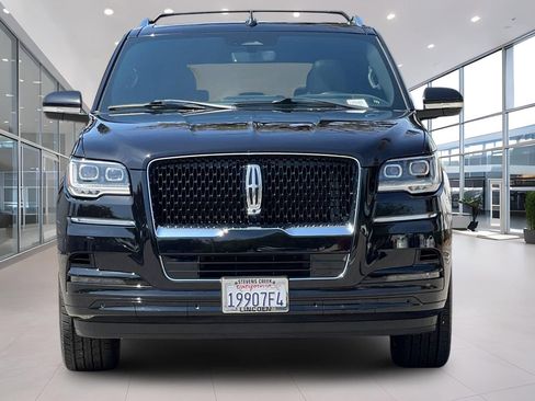 Certified 2023 Lincoln Navigator L Reserve AWD/4WD image 9