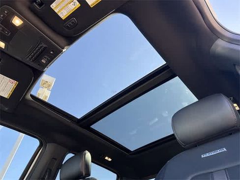 Used 2022 Ford F250 Platinum w/ FX4 Off-Road Package image 16