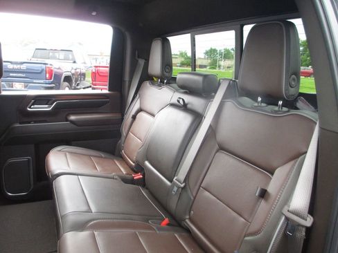 Used 2024 GMC Sierra 2500 Denali w/ Denali Reserve Package AWD/4WD image 25