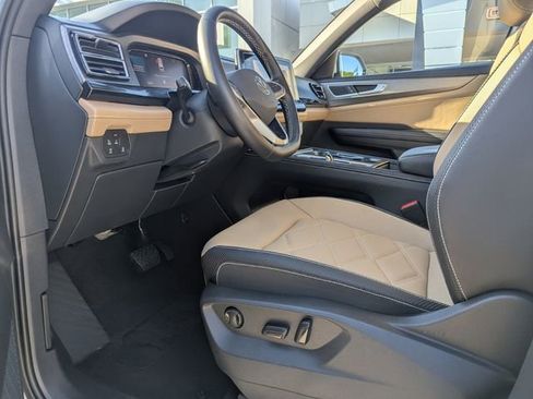 Certified 2026 Volkswagen Atlas Cross Sport SE FWD image 12
