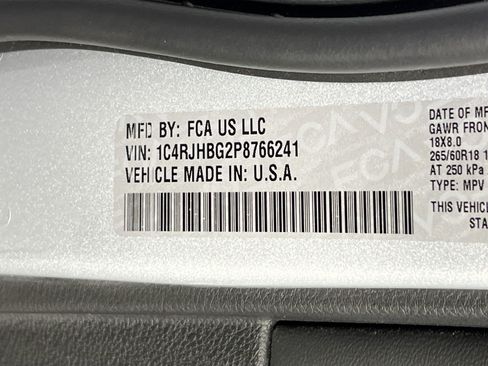 Used 2023 Jeep Grand Cherokee Limited AWD/4WD image 31