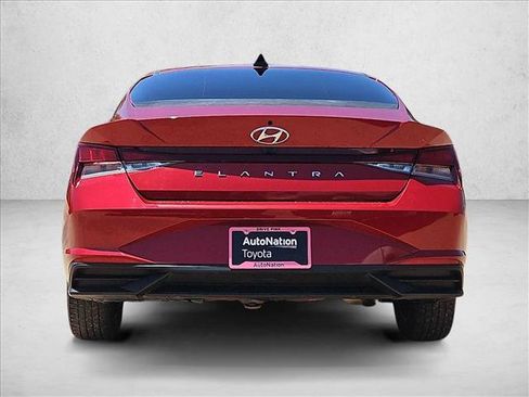 Used 2021 Hyundai Elantra SEL w/ Convenience Package FWD image 6