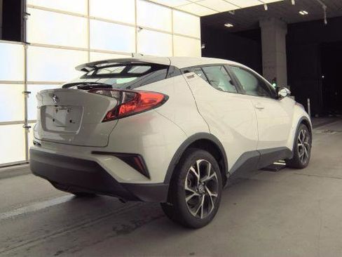 Used 2021 Toyota C-HR XLE FWD image 2