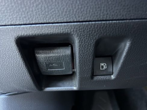 Used 2023 Toyota Highlander XSE image 28