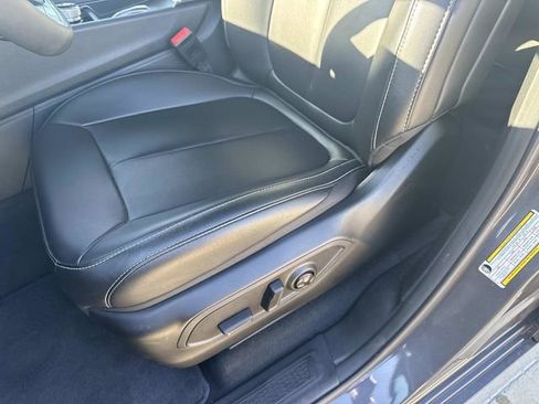 Used 2025 Jeep Grand Cherokee L Limited w/ Black Appearance Package image 19