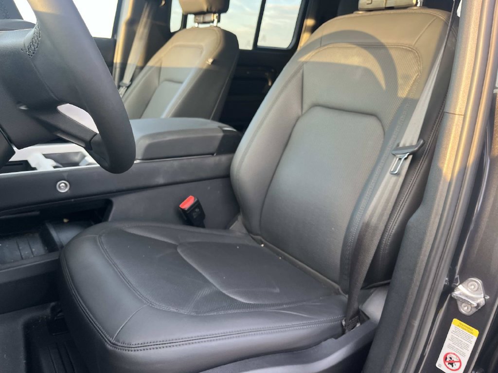 Used 2025 Land Rover Defender 110 S AWD/4WD image 12