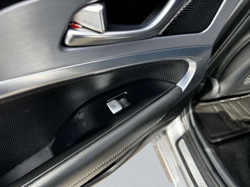 Used 2021 Genesis G70 3.3T RWD image 38