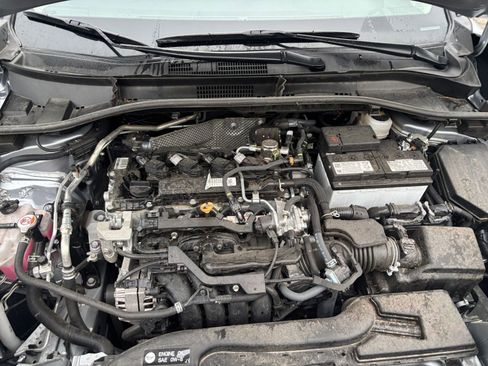 Used 2025 Toyota Corolla Cross LE image 30