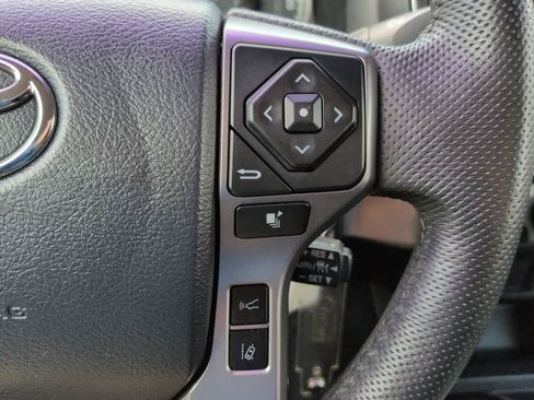 Used 2020 Toyota Tacoma SR5 RWD image 23