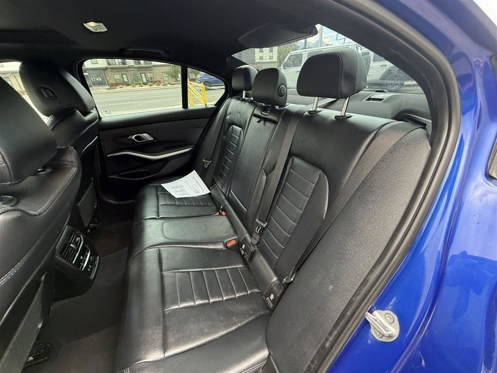 Used 2020 BMW 330i xDrive Sedan w/ M Sport Package AWD/4WD image 23