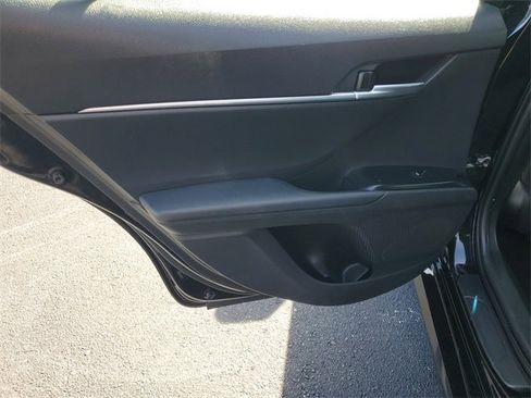 Used 2018 Toyota Camry LE w/ Convenience Package image 13