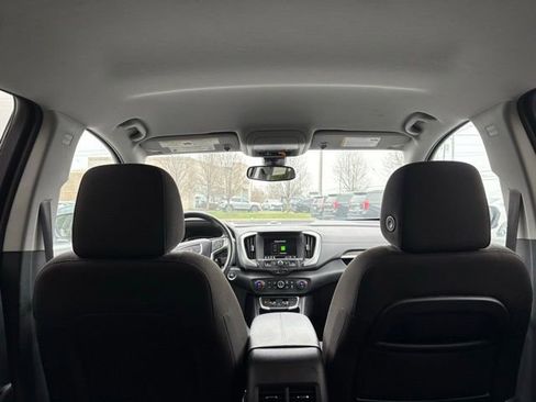 Used 2023 GMC Terrain SLE w/ Driver Convenience Package image 8