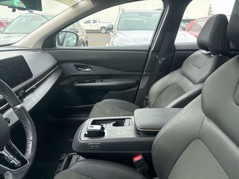 Used 2024 Nissan Ariya AWD image 9
