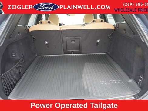 Used 2023 Volvo XC60 B5 Ultimate image 10