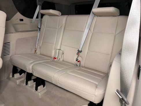 Used 2022 Cadillac Escalade ESV Sport Platinum AWD/4WD image 25