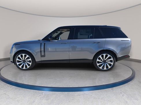 New 2026 Land Rover Range Rover Long Wheelbase SE image 8