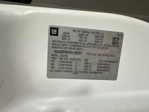 Used 2017 Chevrolet Express 3500 LT w/ LT Preferred Equipment Group RWD image 22