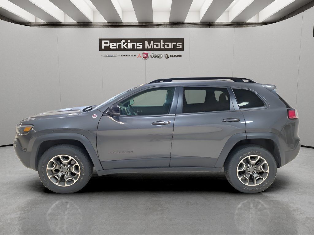 Used 2022 Jeep Cherokee Trailhawk w/ Premium Leather Package AWD/4WD image 2