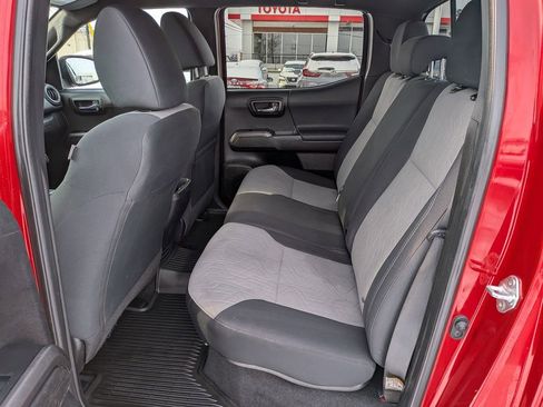 Used 2021 Toyota Tacoma TRD Off-Road image 11