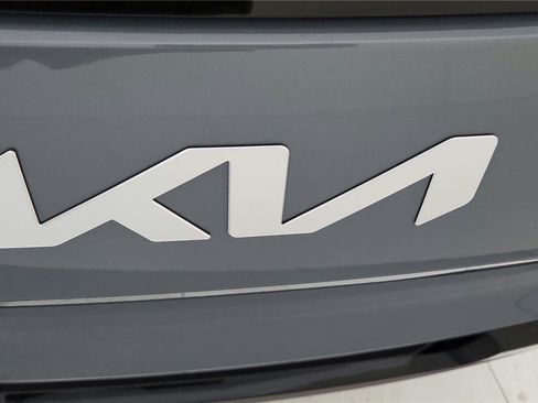 Used 2024 Kia EV9 GT-Line image 14