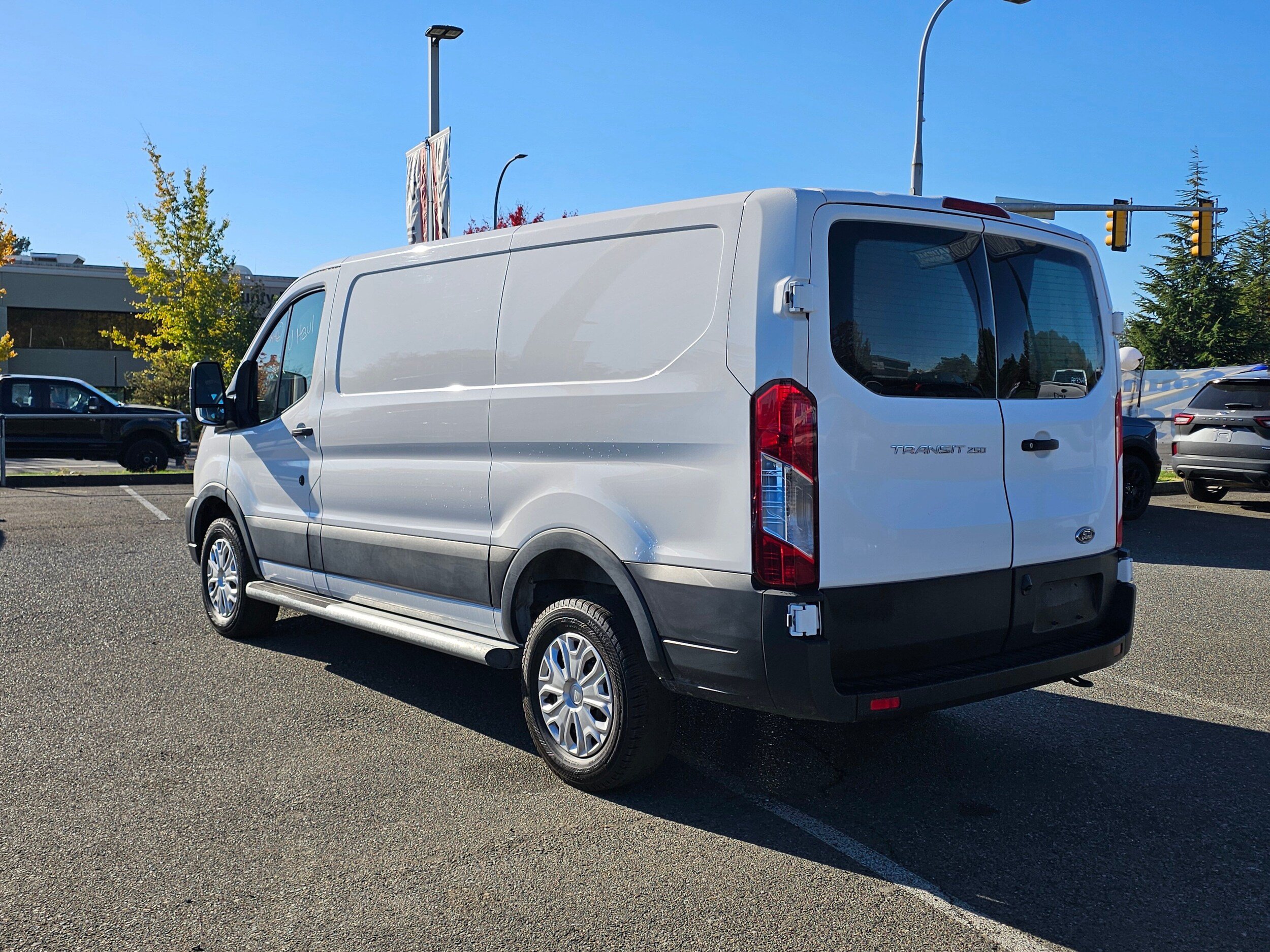 Used 2025 Ford Transit 250 Low Roof w/ Exterior Upgrade Package RWD image 7