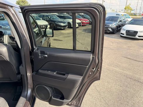 Used 2015 Jeep Patriot High Altitude AWD/4WD image 23