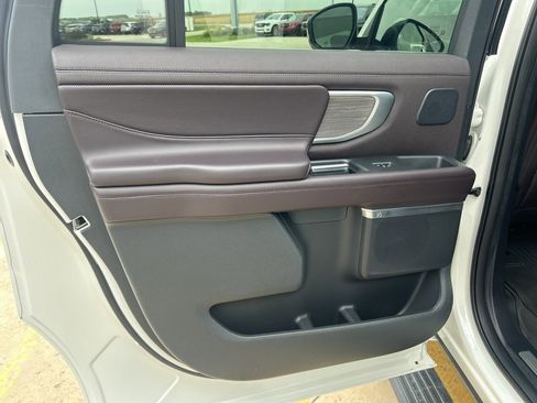 Used 2025 Ford Expedition Max Platinum w/ Platinum Ultimate Package image 20