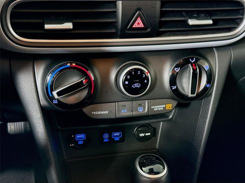 Used 2020 Hyundai Kona SEL image 9