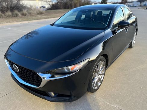 Used 2019 MAZDA MAZDA3 Sedan image 2