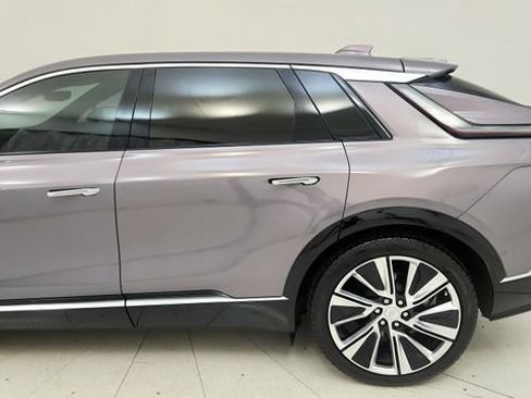 Used 2024 Cadillac Lyriq Luxury AWD/4WD image 24