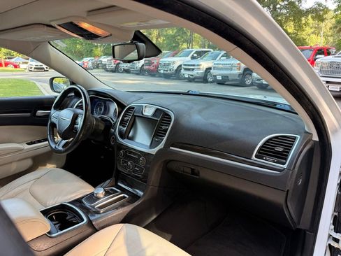 Used 2015 Chrysler 300 Limited RWD image 16