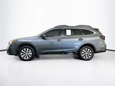 Used 2020 Subaru Outback Premium image 4