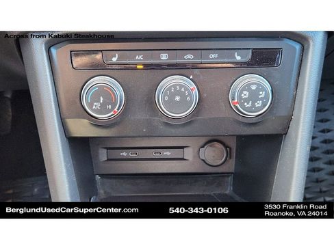 Used 2022 Volkswagen Taos SE image 30