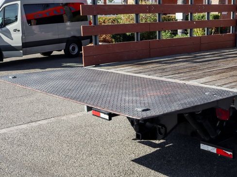 Used 2011 Ford F550 2WD Crew Cab Super Duty w/ Payload Upgrade Pkg image 11