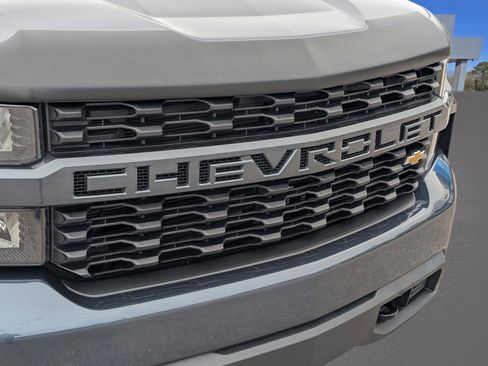 Used 2022 Chevrolet Silverado 1500 Custom w/ Safety Confidence Package image 5