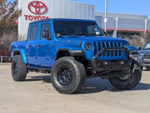 Used 2022 Jeep Gladiator Sport image 2