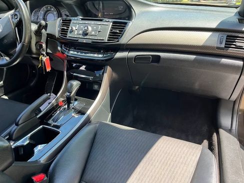 Used 2016 Honda Accord Sport image 35