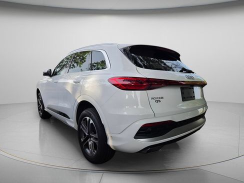 Certified 2025 Audi Q5 Premium w/ Convenience Package AWD/4WD image 8