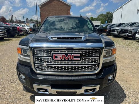 Used 2018 GMC Sierra 2500 Denali w/ Duramax Plus Package AWD/4WD image 8